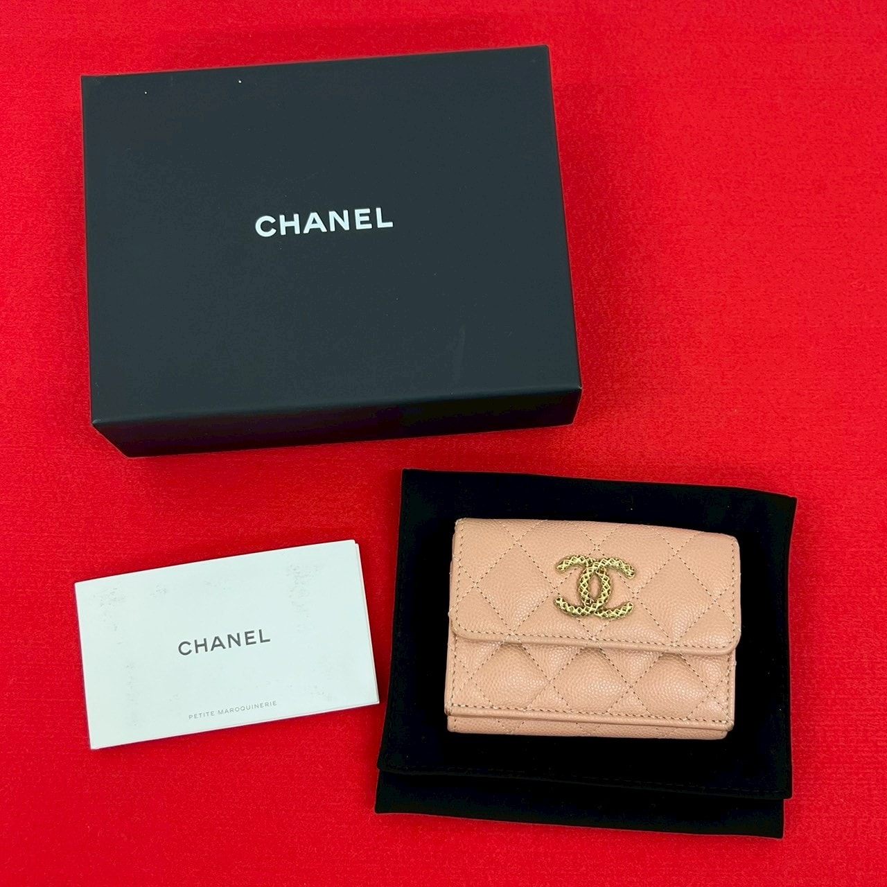 CHANEL シャネル マトラッセ ココマーク キャビアスキン 三つ折り財布 ピンク
 23406