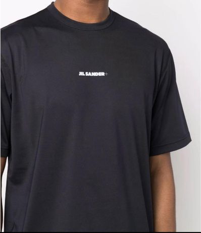 【JILSANDAR】ロゴTシャツ