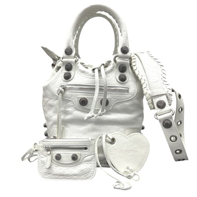 BALENCIAGA 希少 極美品 バレンシアガ Le Cagole ル カゴール スモール バケット バッグ 2way ショルダーバッグ 702432 レザー ホワイト クロスボディ 巾着 スタッズ ハート ミラー・ポーチ付属 Y2K Aランク 中古 鑑定済