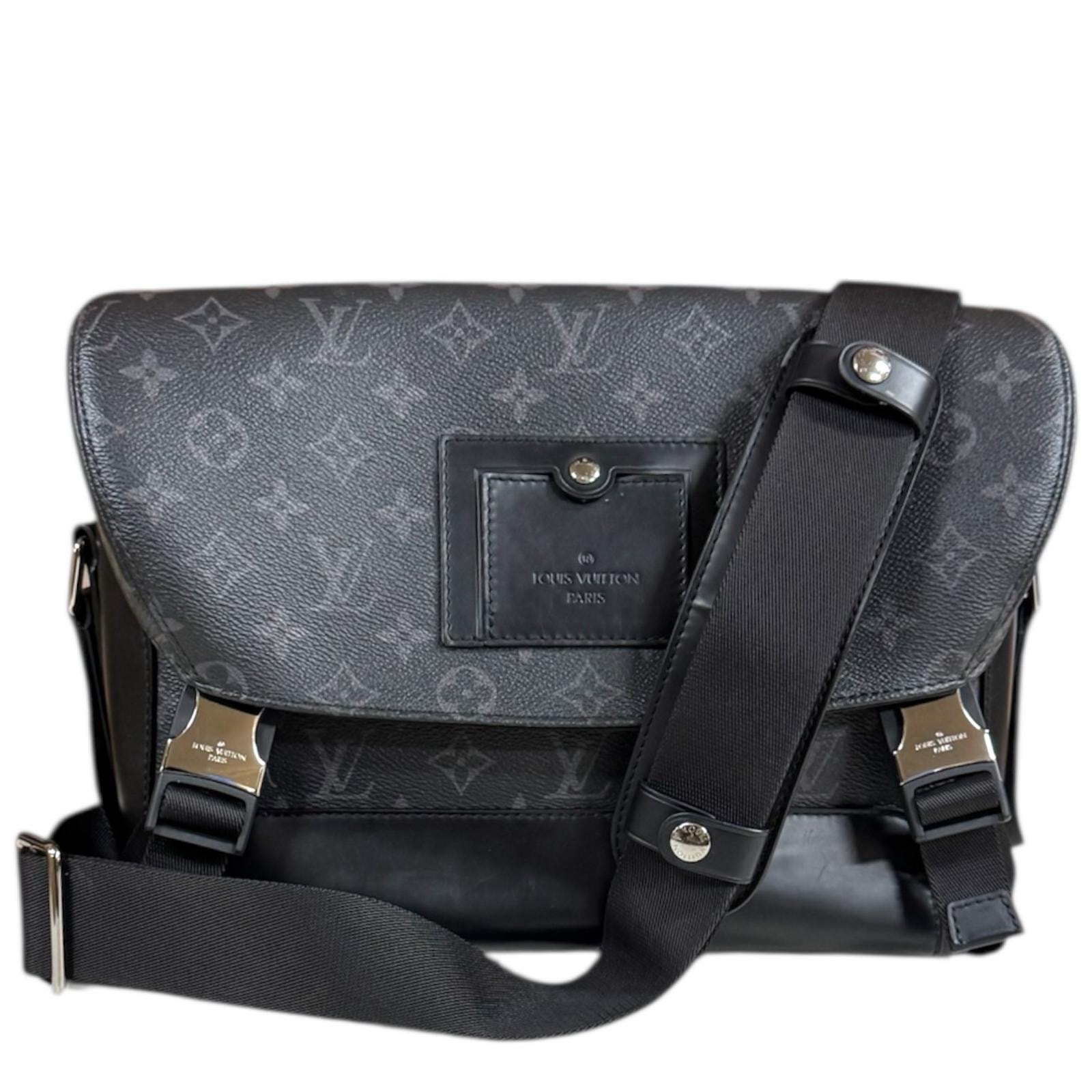 Louis Vuitton Messenger PM Voyager Monogram Eclipse