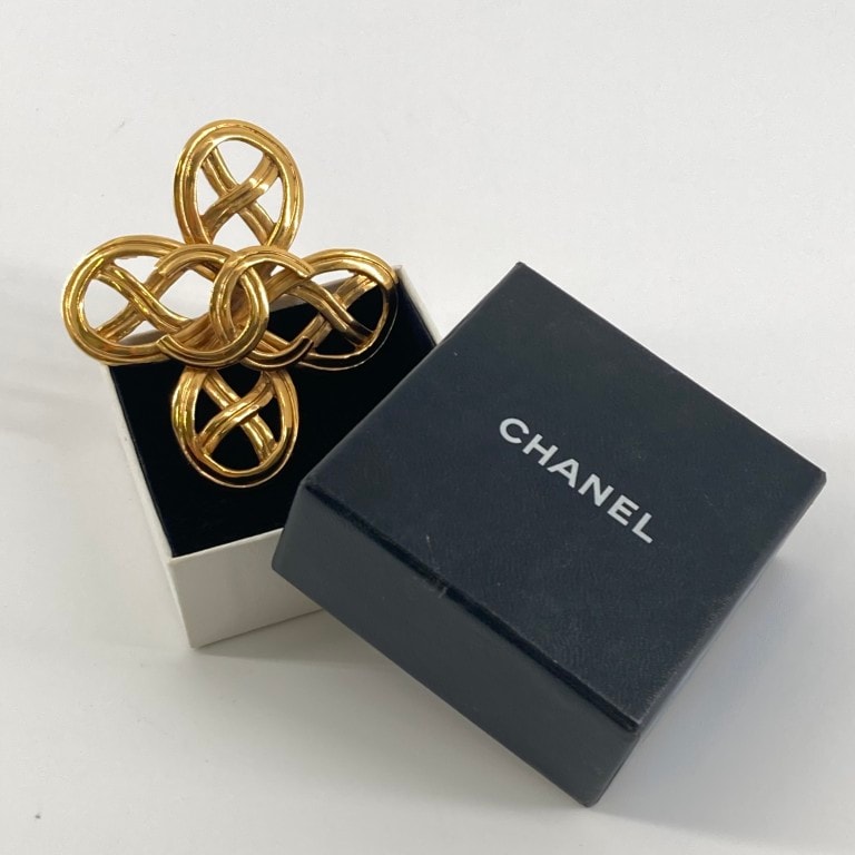 C (やや傷や汚れあり)】CHANEL（シャネル） ココマーク 96・P ブローチ