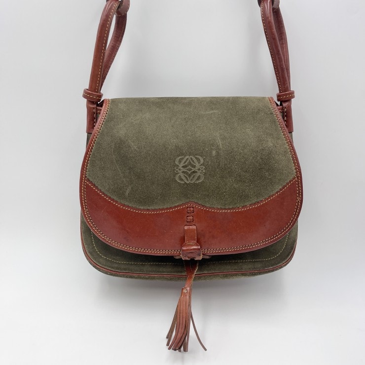 LOEWE(ロエベ)ヴィンテージ アナグラム スエード ショルダーバッグ フラップ レザー カーキ系 ブラウン レディース 斜め掛け可【中古】