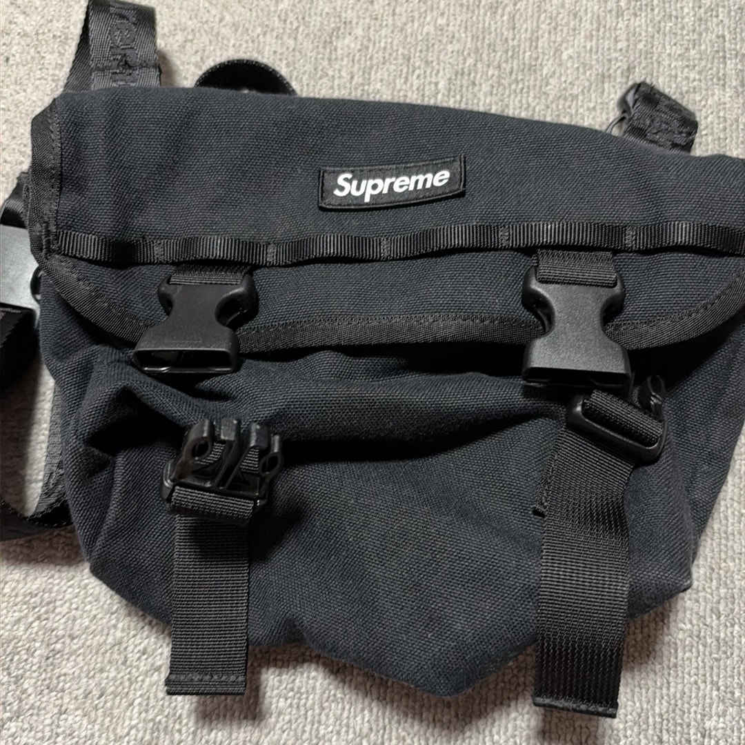 Supreme 25SS Mini Messenger Bag "Black"