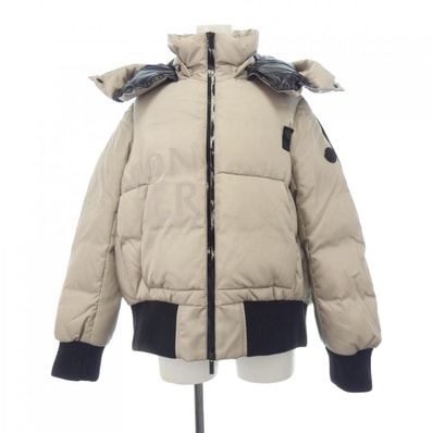 モンクレール MONCLER ダウンジャケット