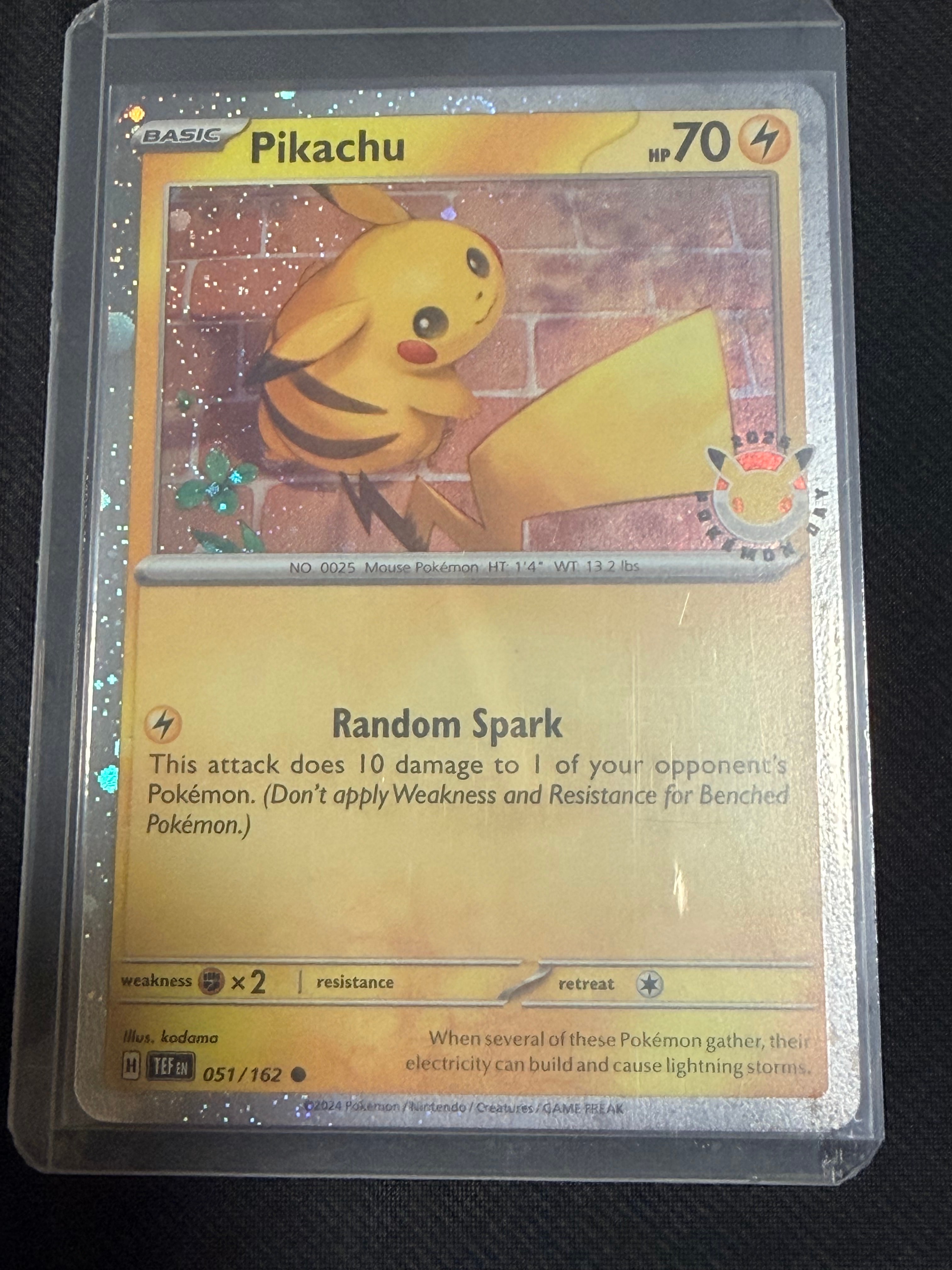 ピカチュウ C [TEF EN 051/162]【英語版】(メガエボリューション「ポケモンデイ 2026 コレクション」)