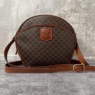 【CELINE】セリーヌ マカダム ショルダーバッグ ハーフムーン PVC レザー ブラウン トリオンフ ロゴ ゴールド金具 斜め掛け イタリア製
