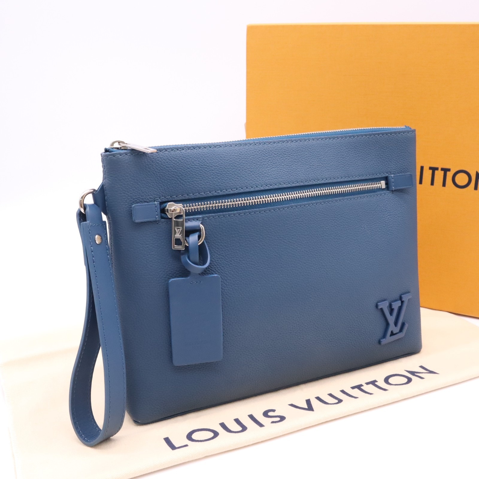 LOUIS VUITTON ルイ・ヴィトン LVアエログラム ポシェット IPAD M81029 クラッチバッグ ネイビー グレインカーフレザー メンズ
