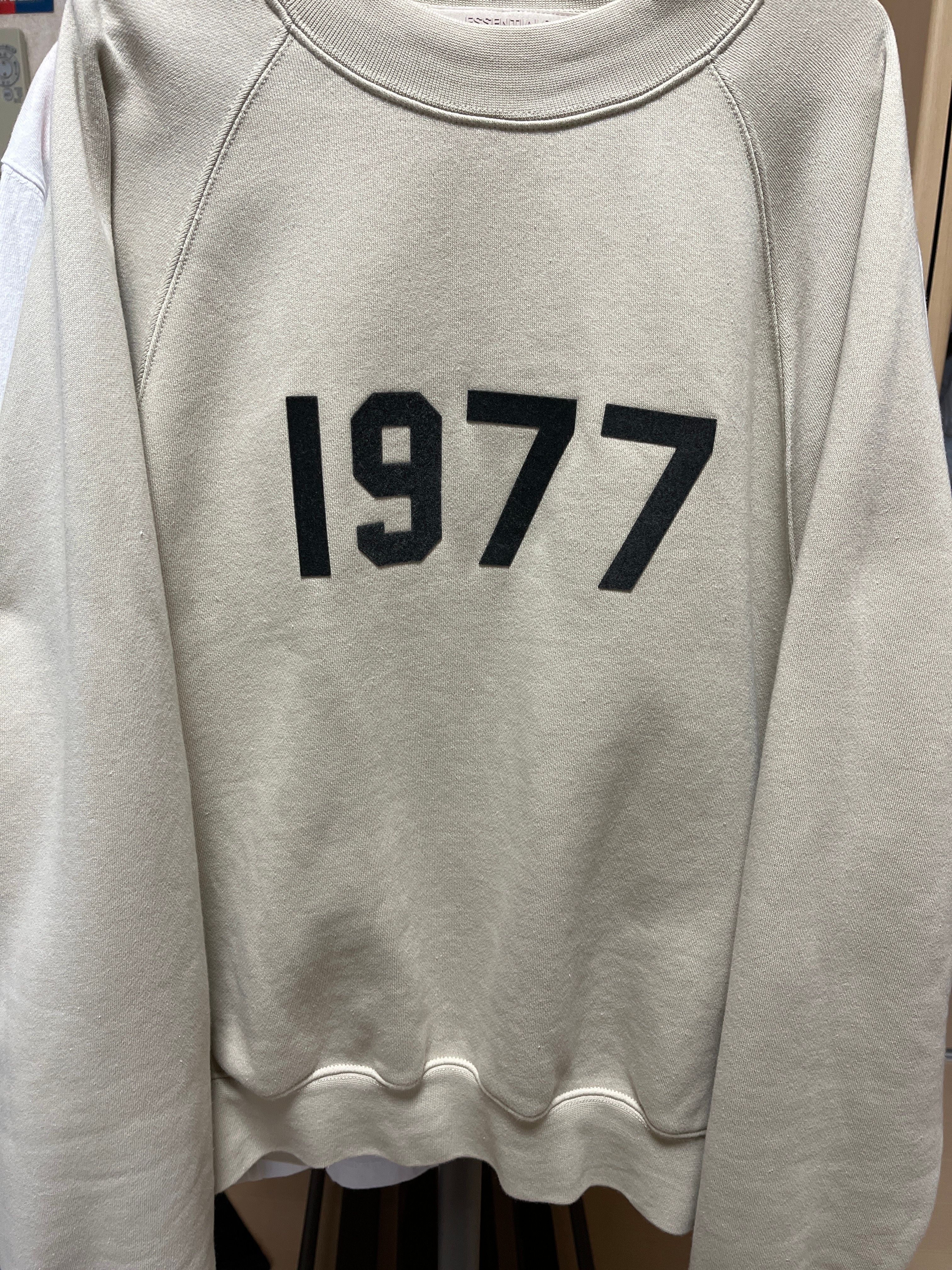 FEAR OF GOD ESSENTIALS 1977 CREWNECK "Wheat"