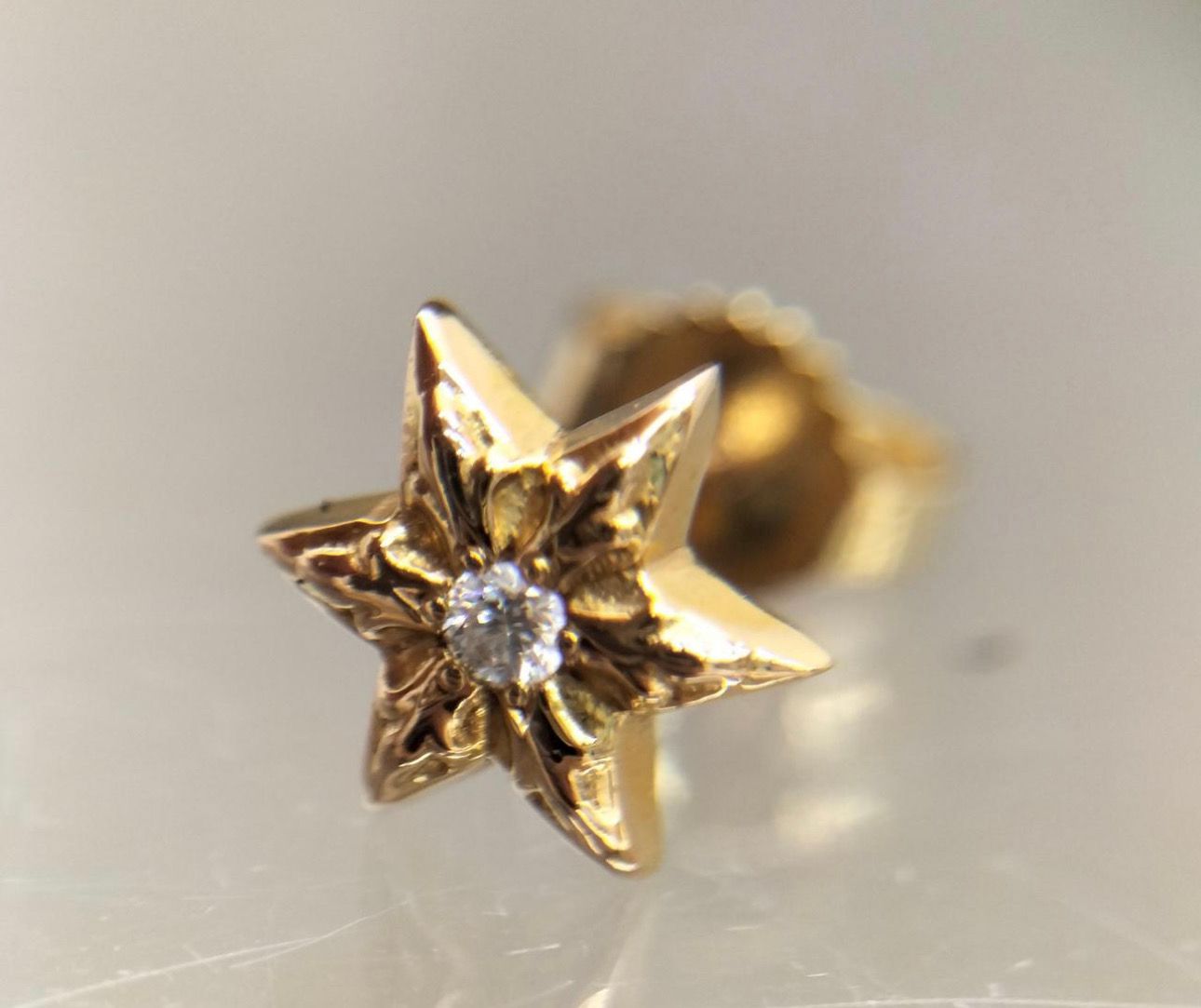 Chrome Hearts 22K Cut Out Star Stud Earrings W / Diamond "Gold"