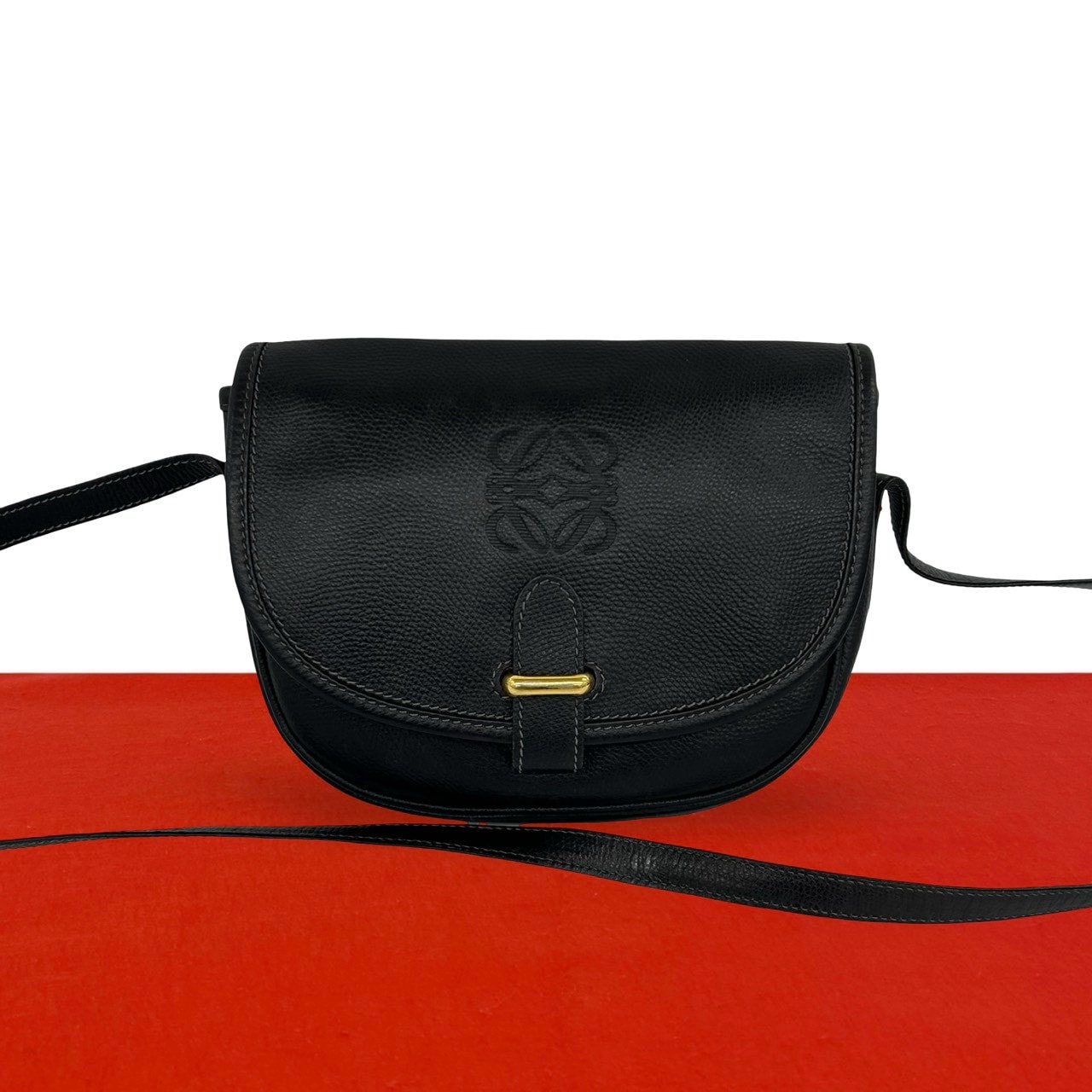 LOEWE ロエベ アナグラム ロゴ レザー ショルダーバッグ ブラック
356-7