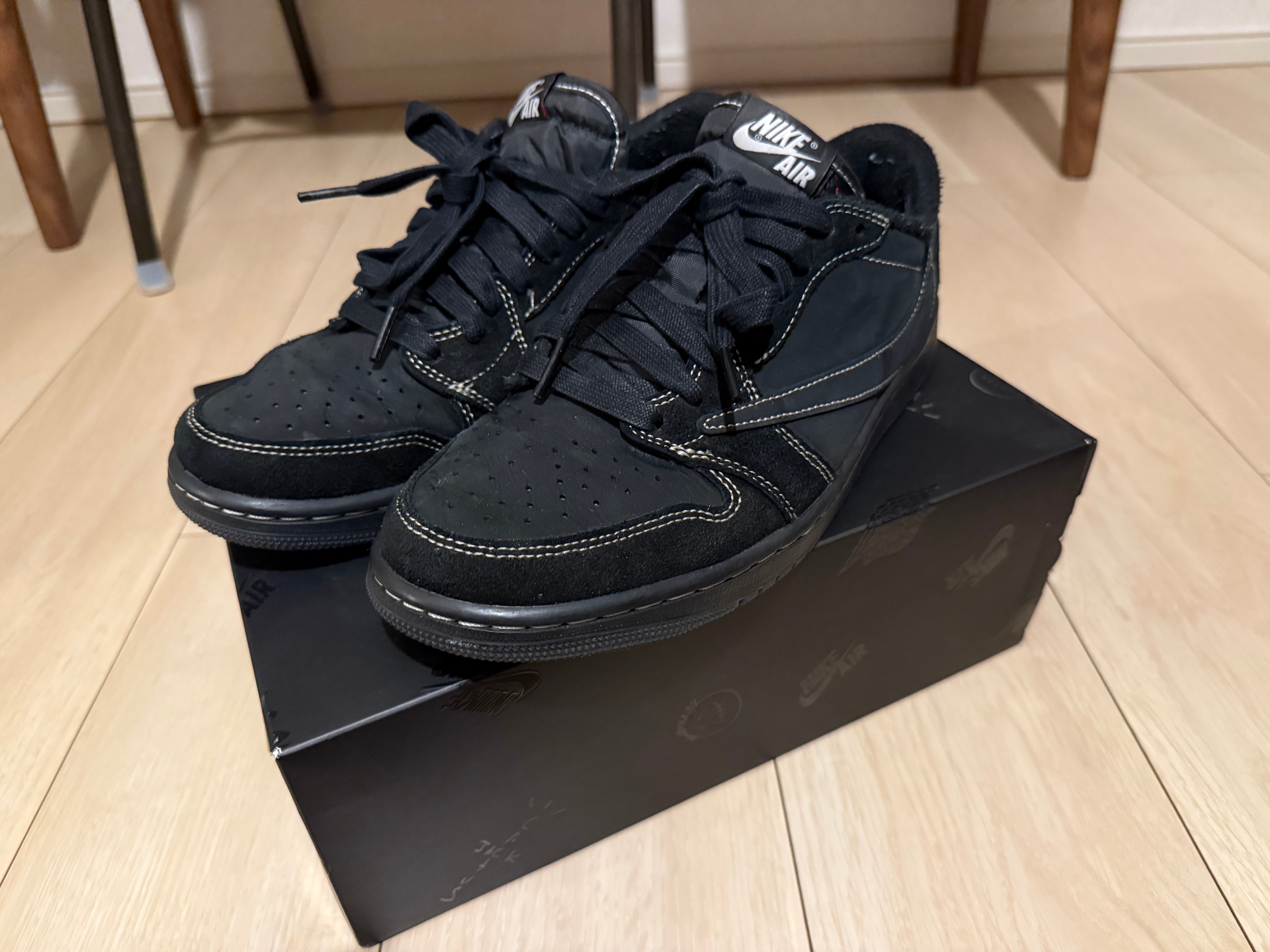 トラヴィススコット × ナイキ エアジョーダン1 ロー OG SP "ブラック ファントム"