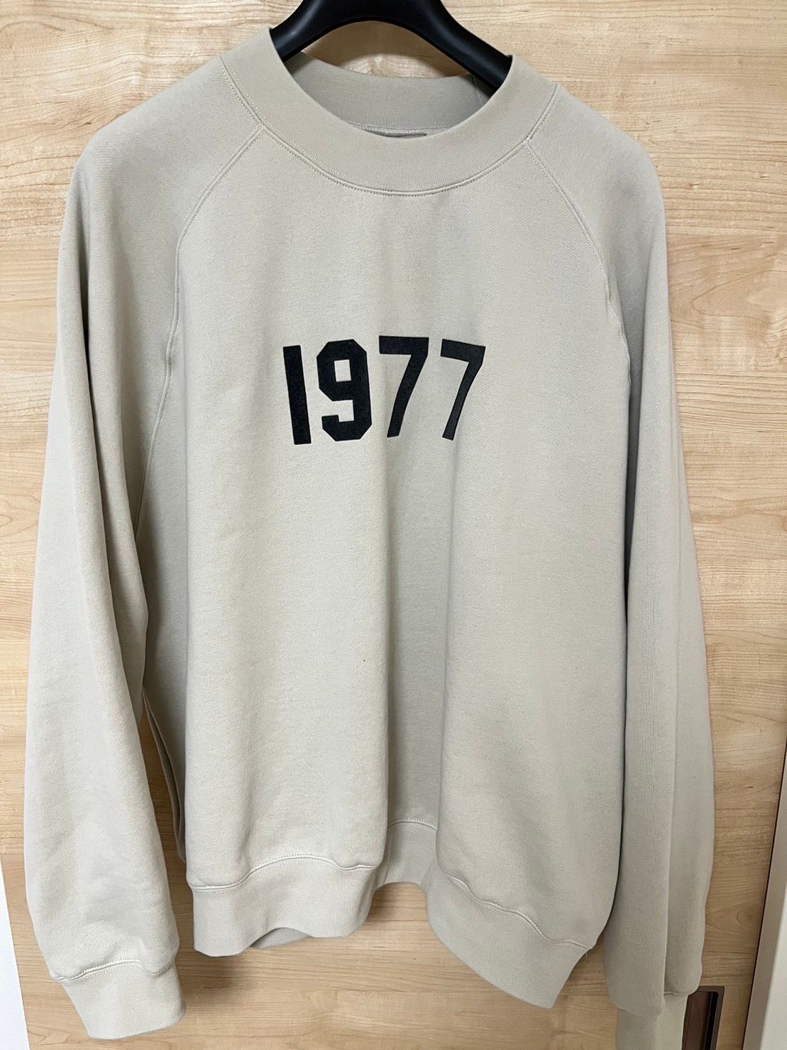 FEAR OF GOD ESSENTIALS 1977 CREWNECK "Wheat"