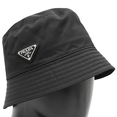 【美品】PRADA プラダ ハット サイズ M メンズ レディース ユニセックス 2021年モデル シグネチャー ロゴ メタルトライアングルプレート 無地 帽子 小物 ブラック 黒 イタリア製