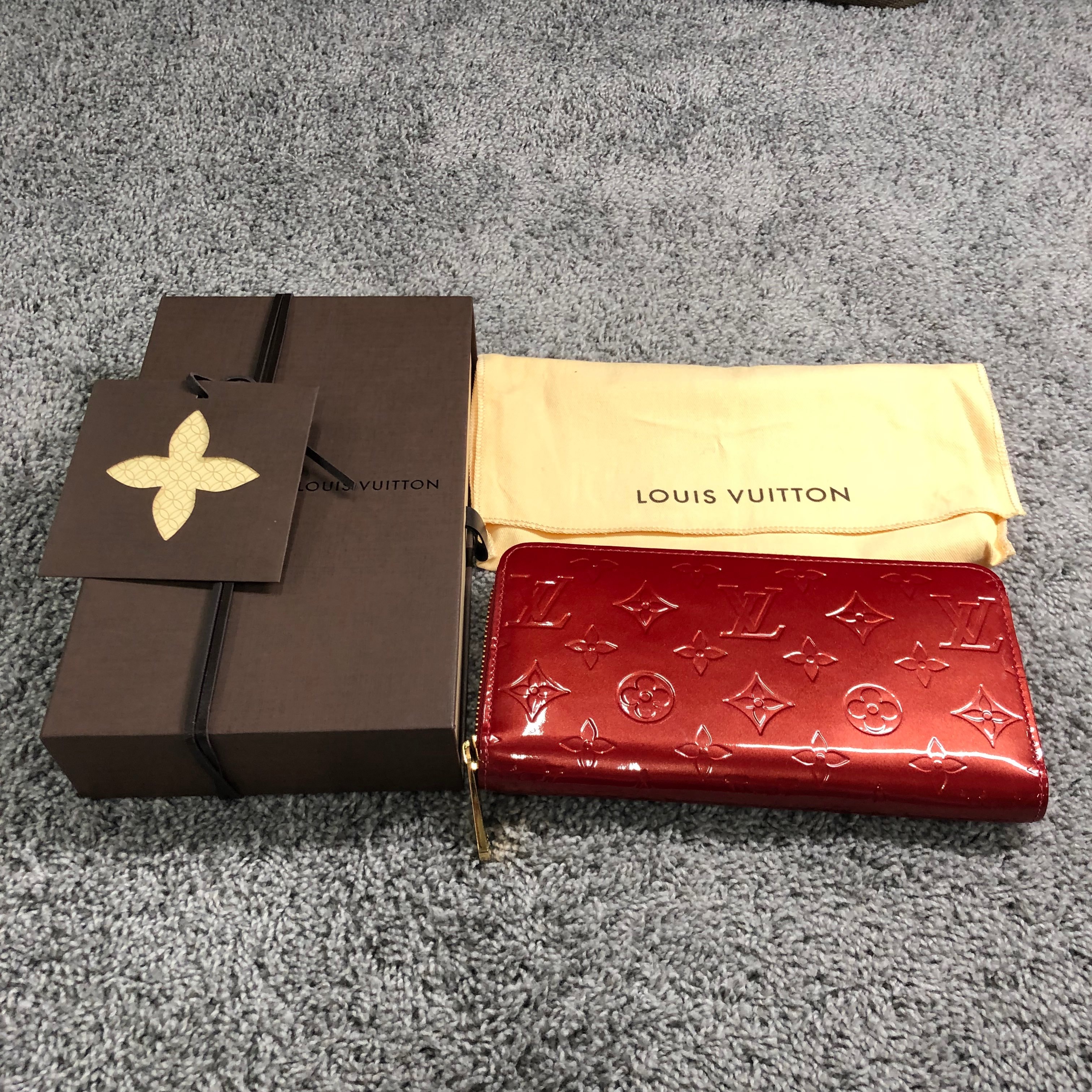 Louis Vuitton Monogram Vernis Zippy Wallet "Pomme d'Amour"