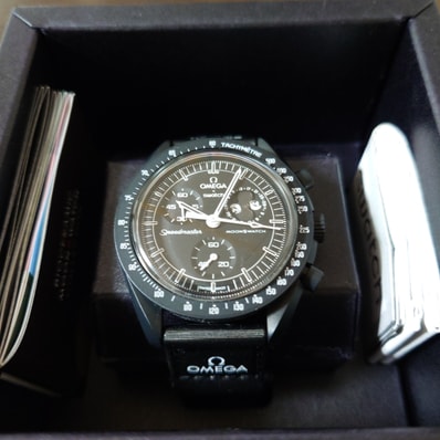 Snoopy x OMEGA x Swatch BIOCERAMIC MoonSwatch Mission To The Moonphase "Black" SO33B700