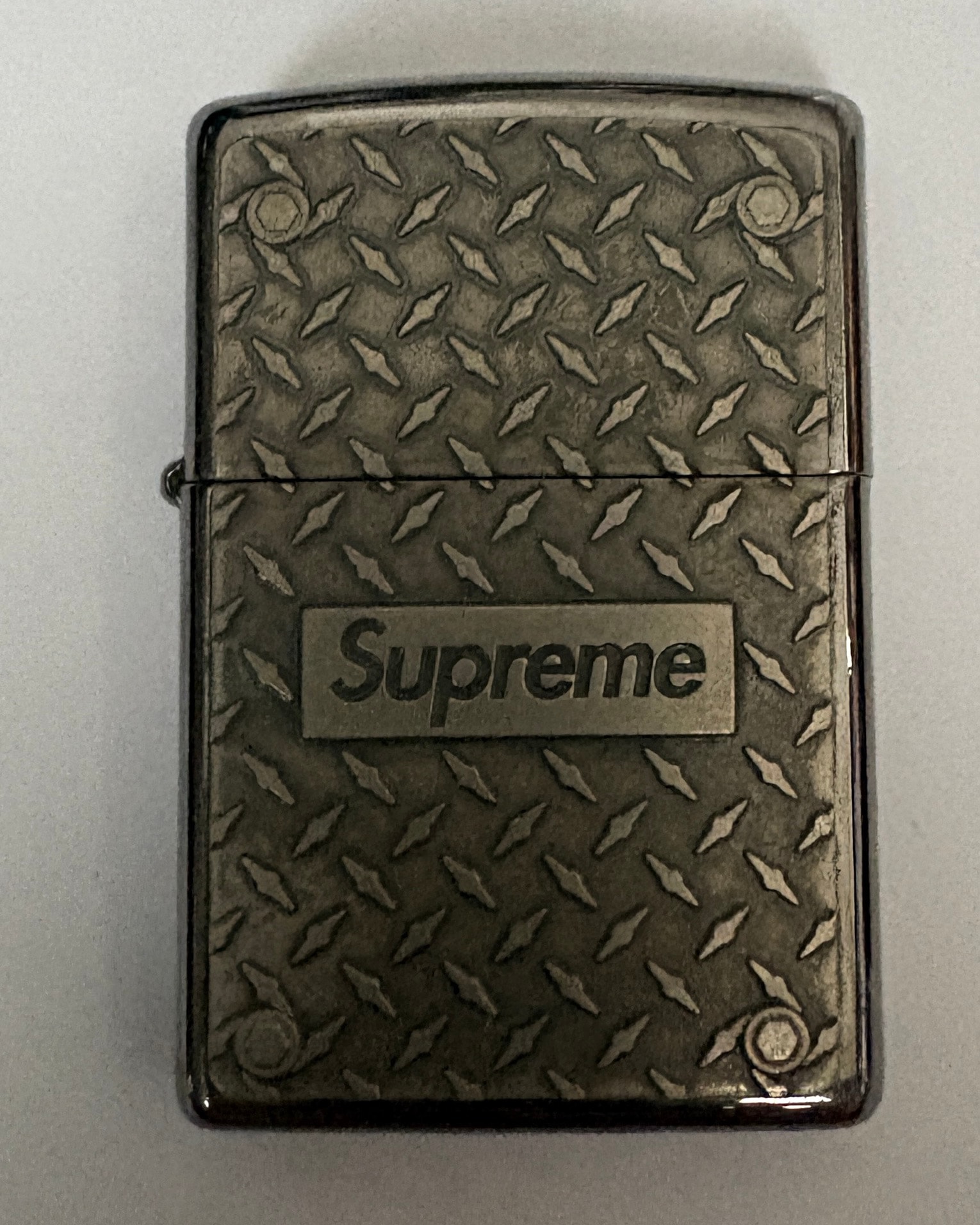 Supreme Diamond Plate Zippo® "Metal"