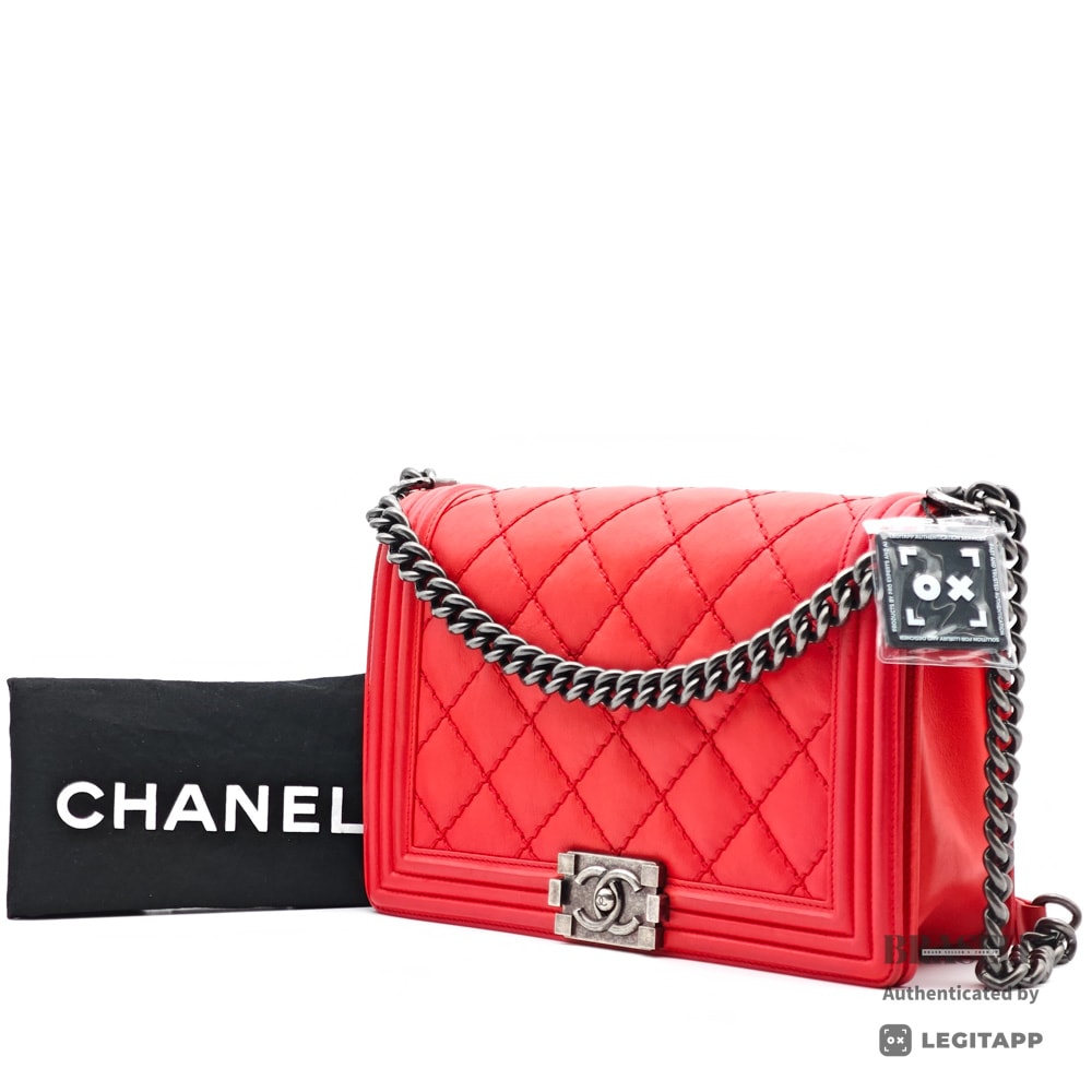 CHANEL シャネル 18779185 ショルダーバッグ Calfskin レディース