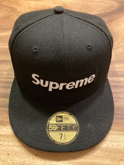 Supreme Champions Box Logo New Era® "Black"
