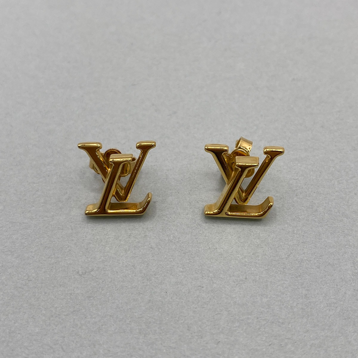 LOUIS VUITTON ルイ・ヴィトン ピアス LV アイコニック ピアス M00743 メタル ゴールド  レディース【中古】