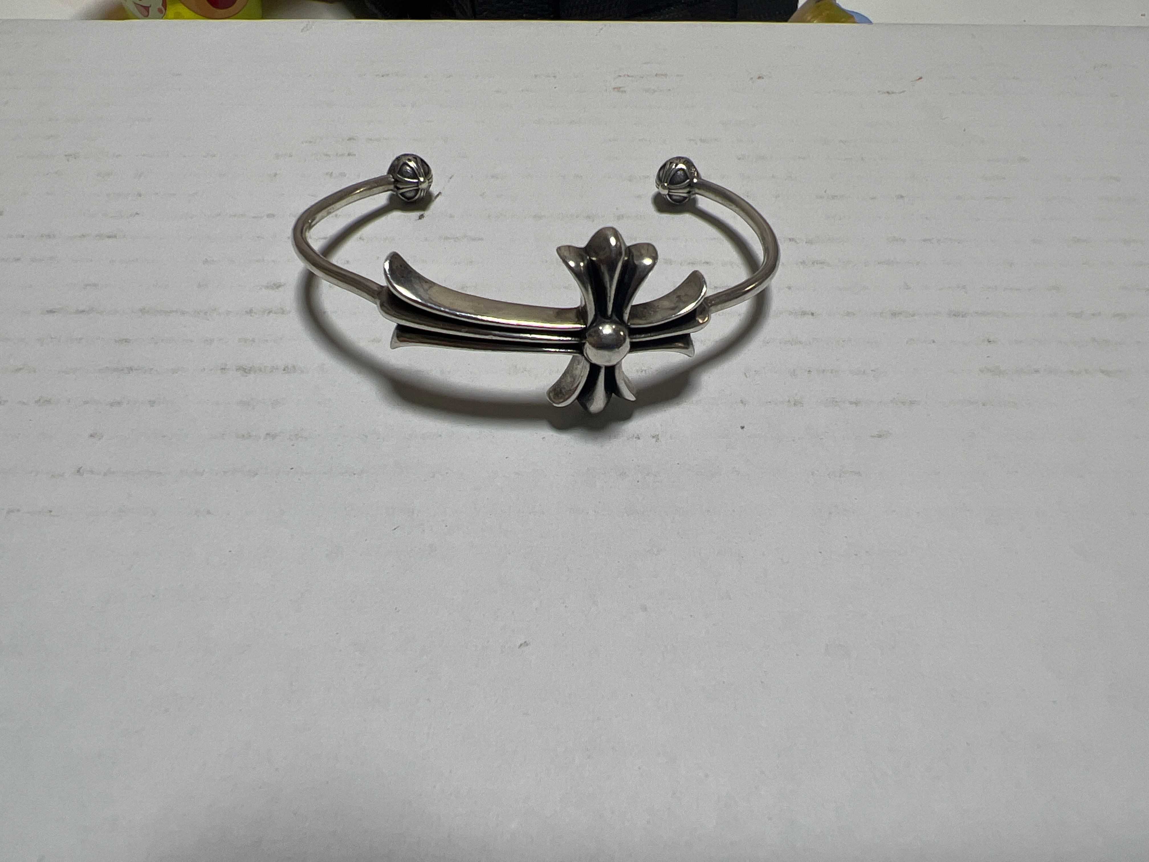 SKNNY TNY CH CRS CHクロス バングル