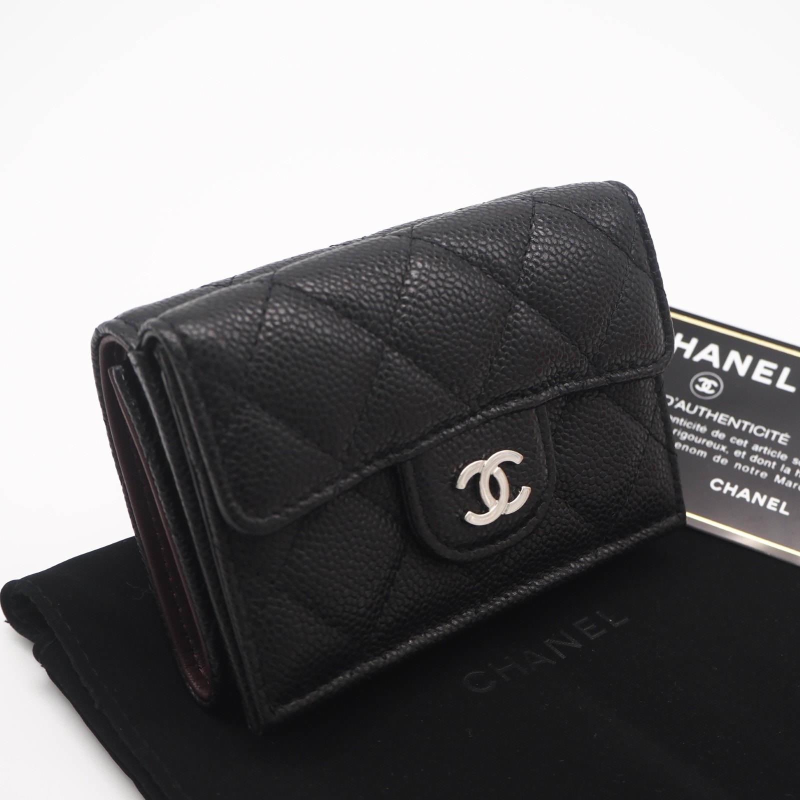 極美品 CHANEL シャネル キャビアスキン クラシック スモール フラップ ウォレット AP0230 三つ折り財布 ブラック キャビアスキン レディース