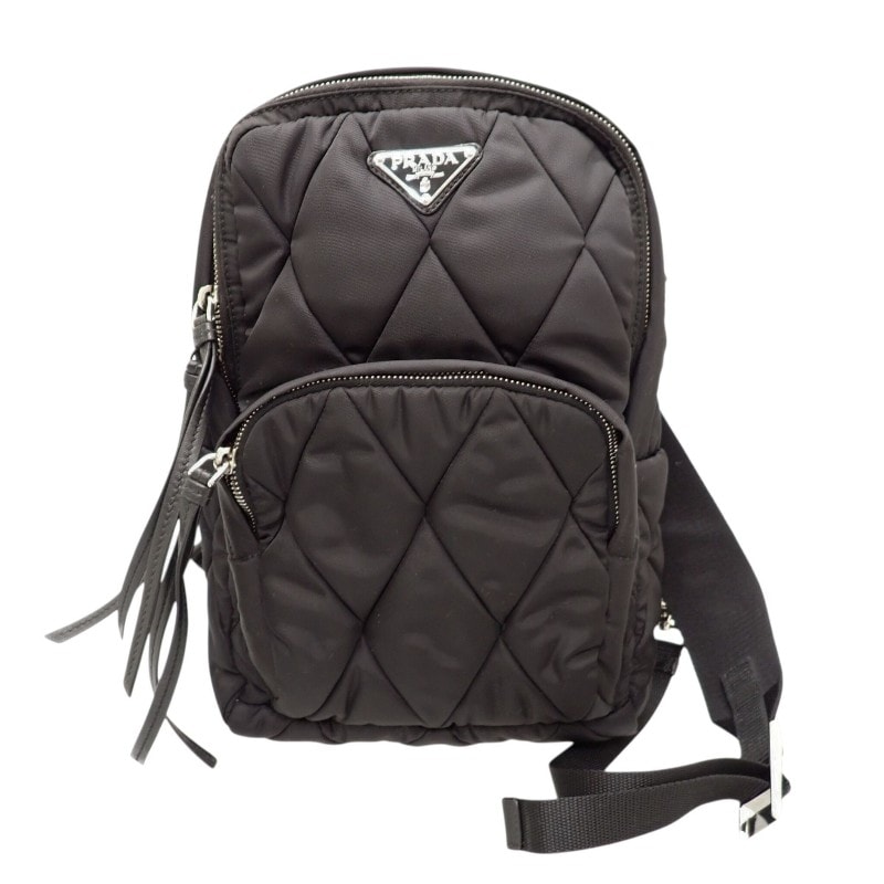 プラダ PRADA キルティング 1BZ052_2BYV_F0002 ボディバッグ ナイロン ブラック シルバー金具 メンズ レディース【中古】【Aランク】