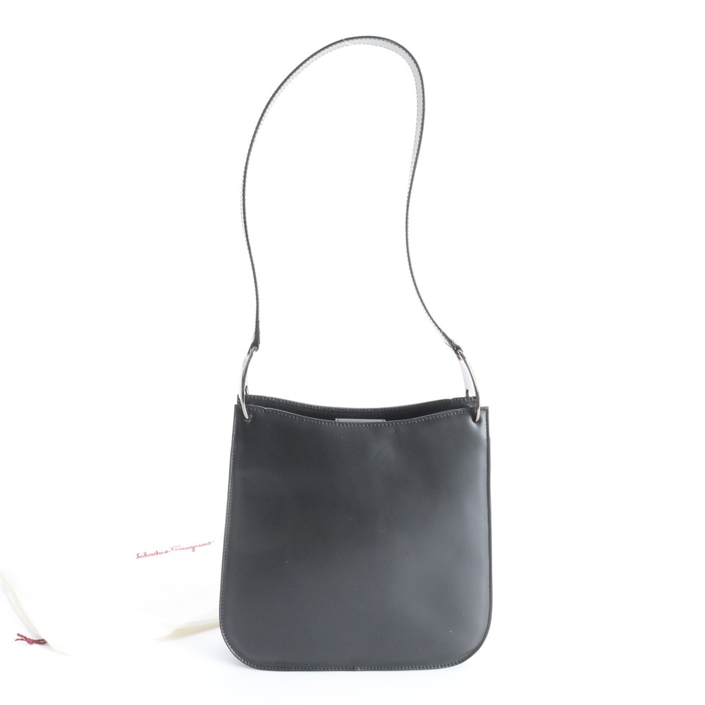 ■極美品 サルヴァトーレフェラガモ ヴァラショルダーバッグ レザー