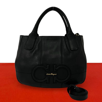 Salvatore Ferragamo サルヴァトーレフェラガモ イジー ガンチーニ レザー ショルダーバッグ ブラック
34516