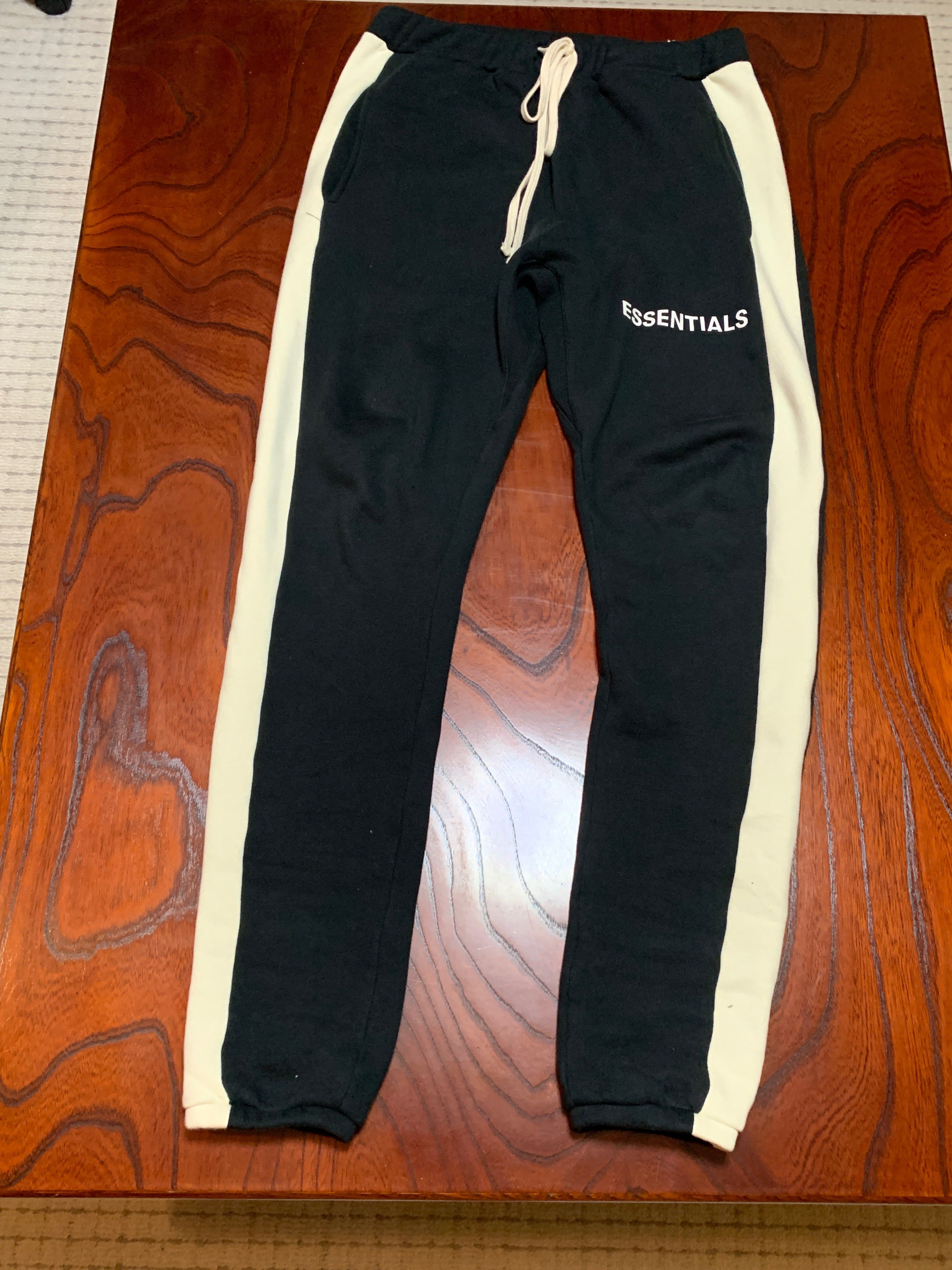 FEAR OF GOD Essentials Side Stripe Sweatpants "Black"