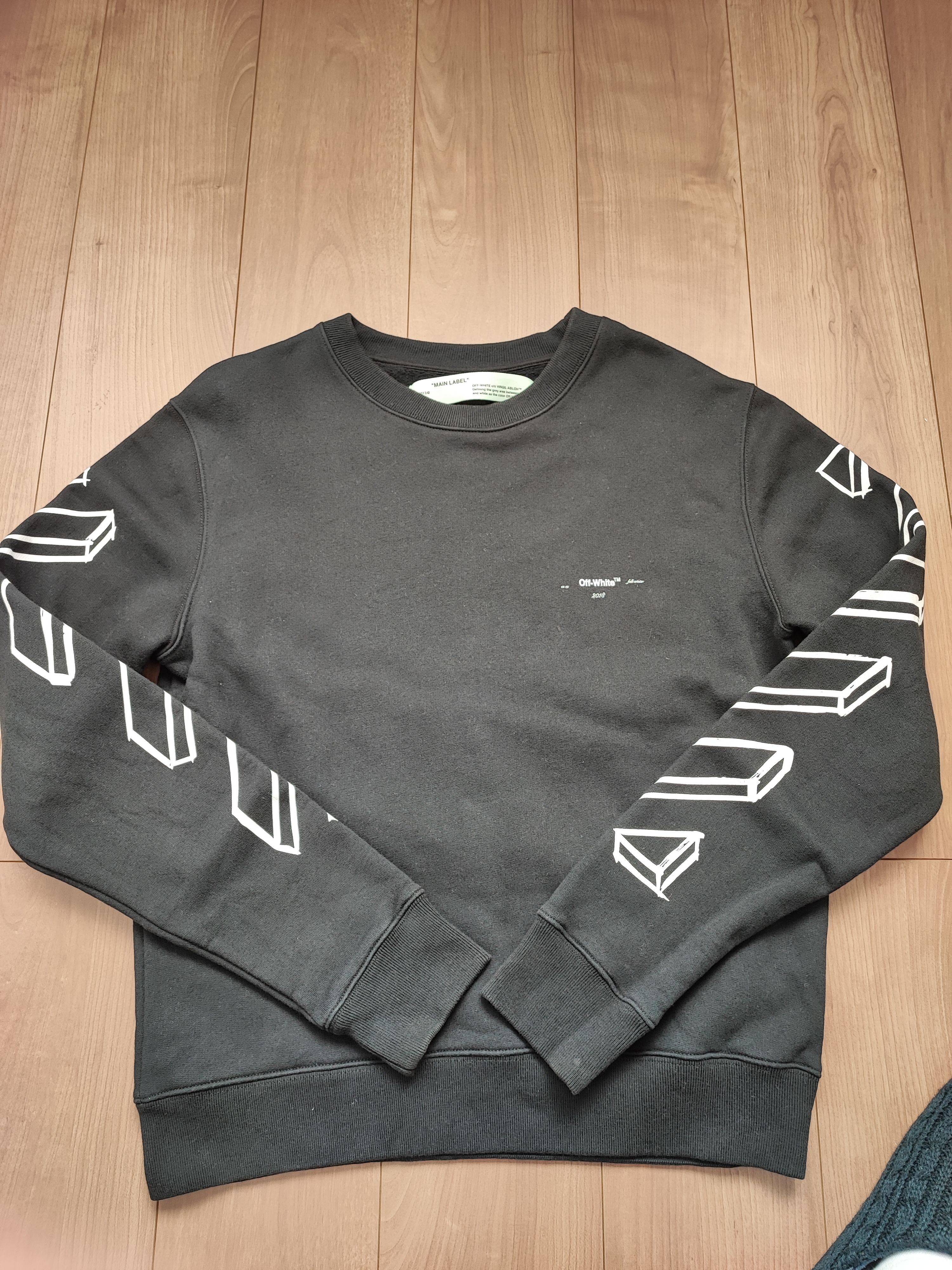 off-white スウェット