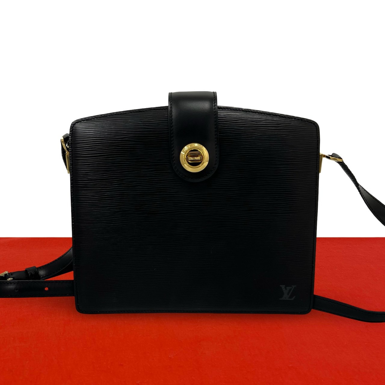 LOUIS VUITTON ルイヴィトン カプチン エピ レザー ショルダーバッグ ブラック
413-1