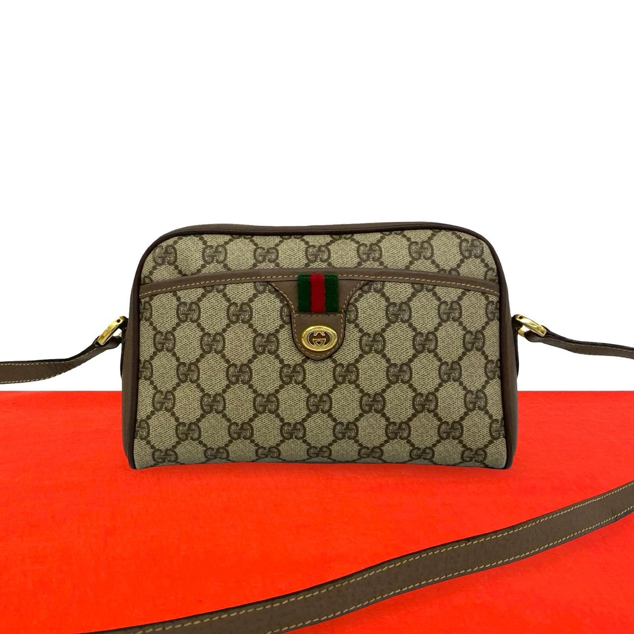GUCCI グッチ シェリーライン GG ロゴ 金具 PVC レザー ショルダーバッグ ブラウン
 61439