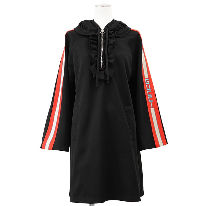 【未使用】GUCCI グッチ テクニカルジャージーワンピース ロゴ サイドライン ハーフジップ フリル フーディー パーカー ラグラン プルオーバー Aラインシルエット ドレス ハンガー付属 レディース サイズ M ブラック マルチカラー イタリア製