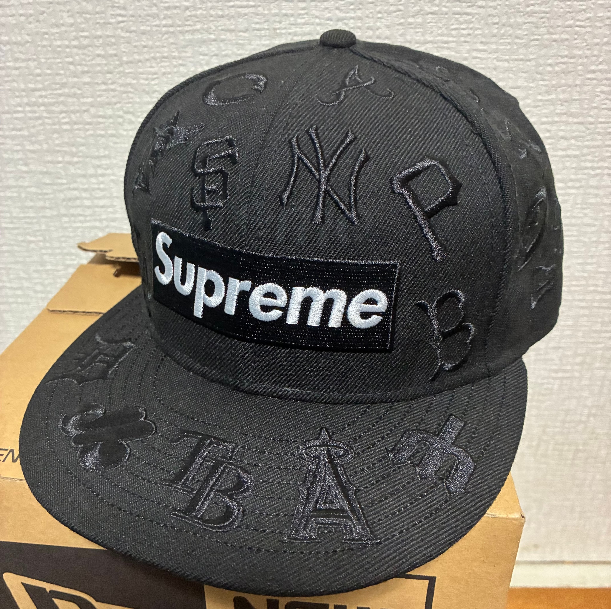 Supreme x MLB New Era "Black"