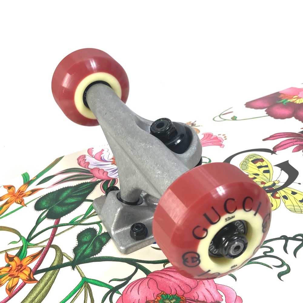 A (未使用に近い)】グッチ GUCCI スケートボード 689105 フローラ ロゴ