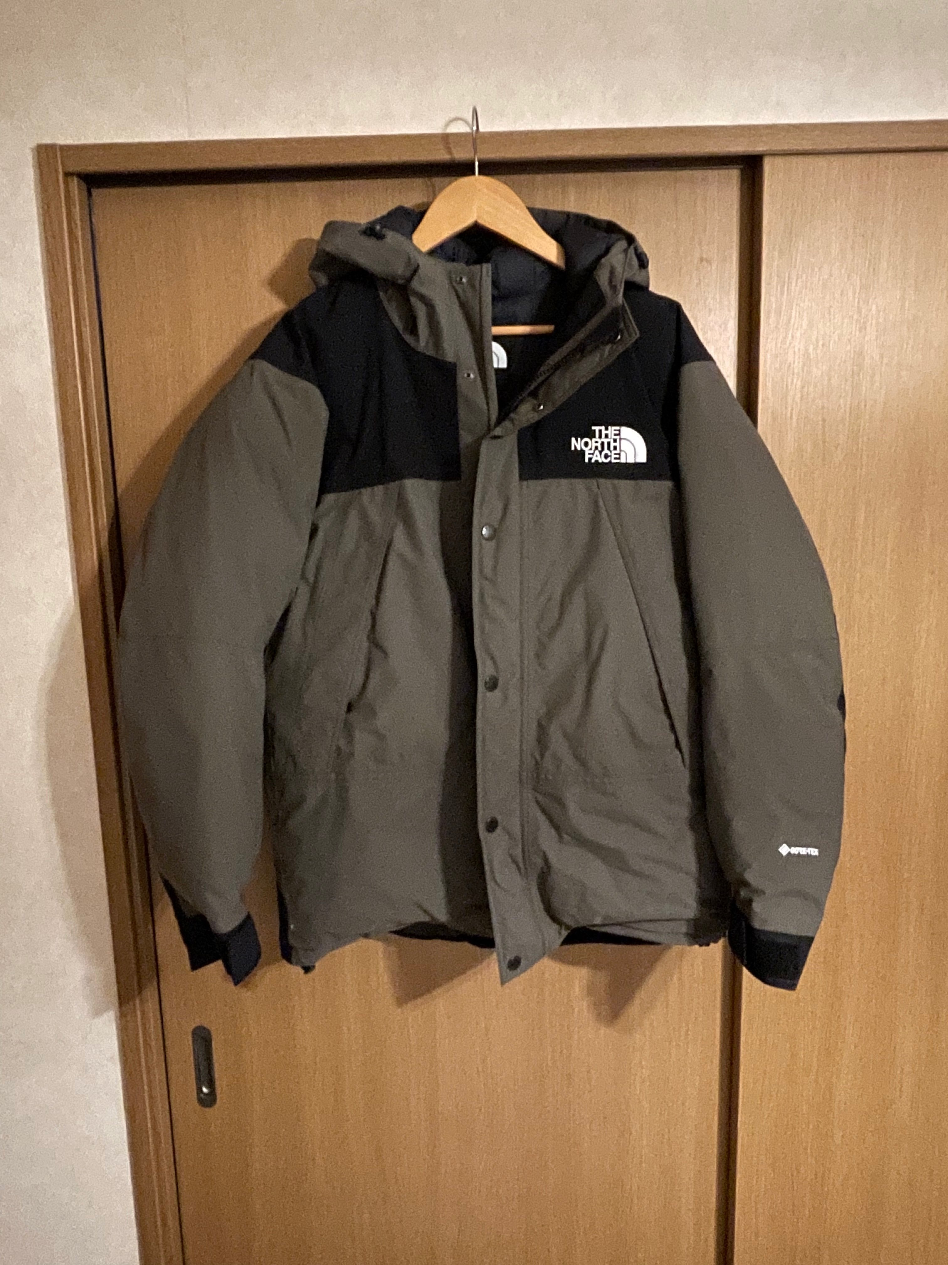 The North Face Mountain Down Jacket "New Taupe(NT)"