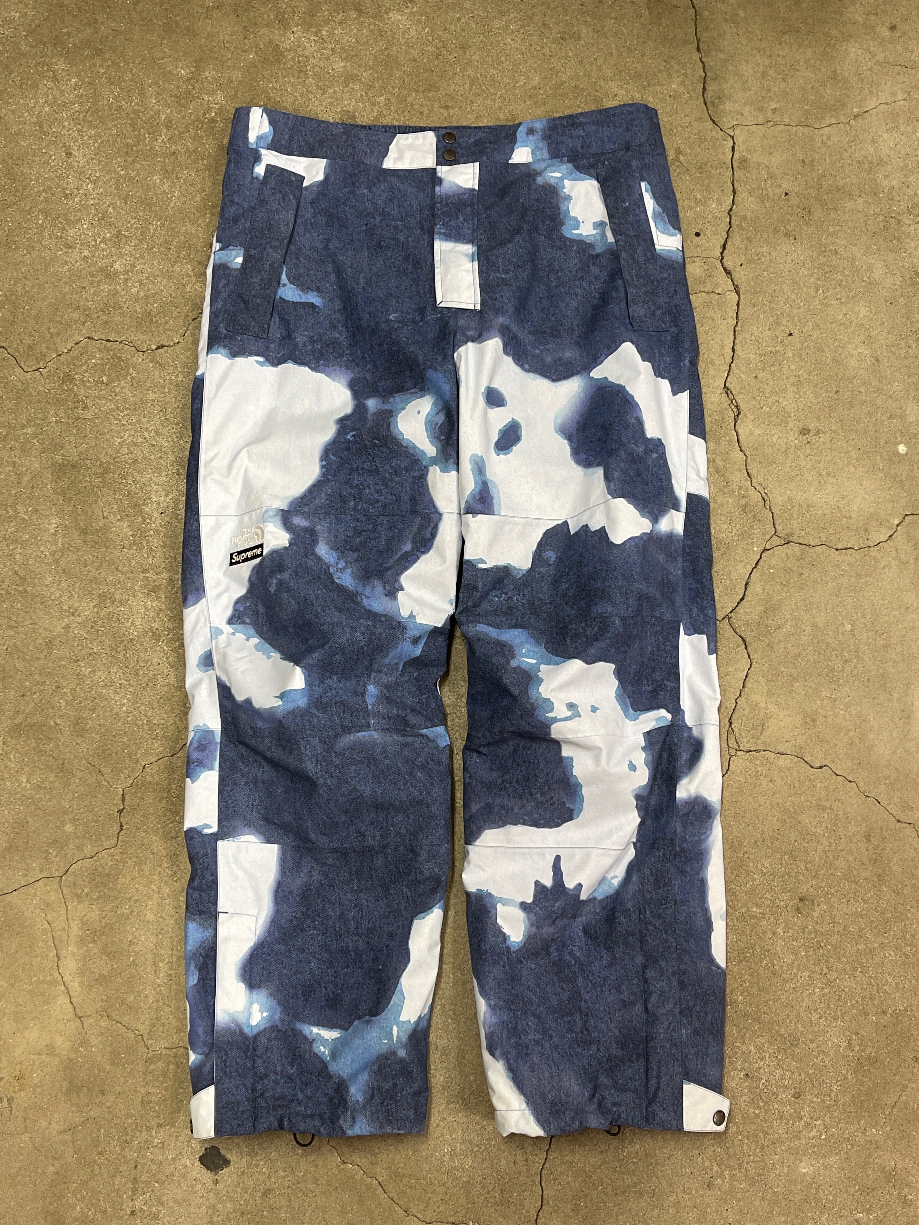 Supreme x The North Face Bleached Denim Print Mountain Pant "Indigo"