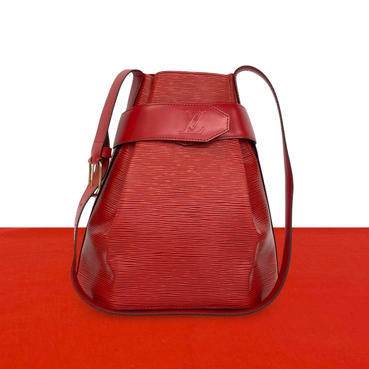 LOUIS VUITTON ルイヴィトン サックデポール エピ レザー ショルダーバッグ カスティリアンレッド レッド
13694
