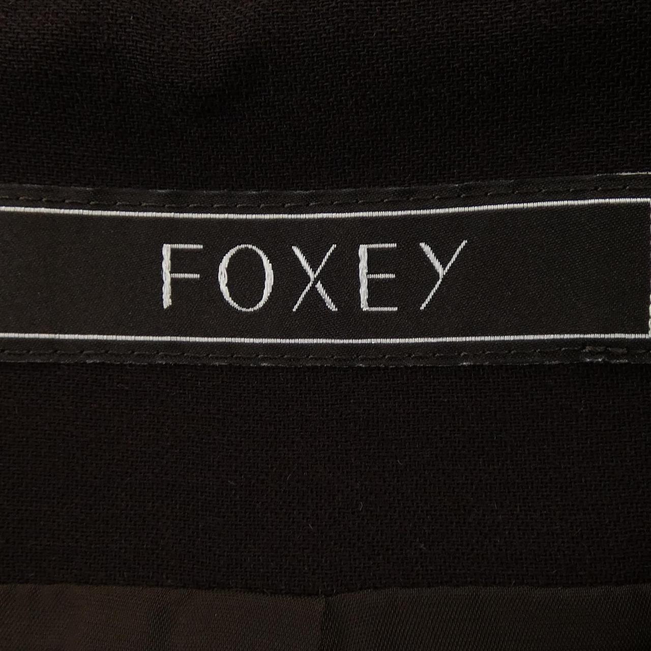 C (やや傷や汚れあり)】フォクシー FOXEY 42380-APOF5K パンツ 40の