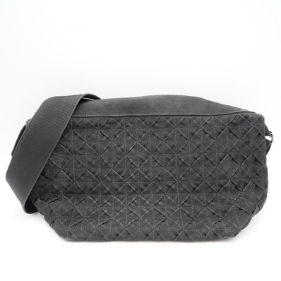 BOTTEGA VENETA(ボッテガヴェネタ)イントレチャート ウェビング ショルダーバッグ クロスボディバッグ ブラック ナイロン キルティング シルバー金具 657952 メンズ レディース ユニセックス【中古】