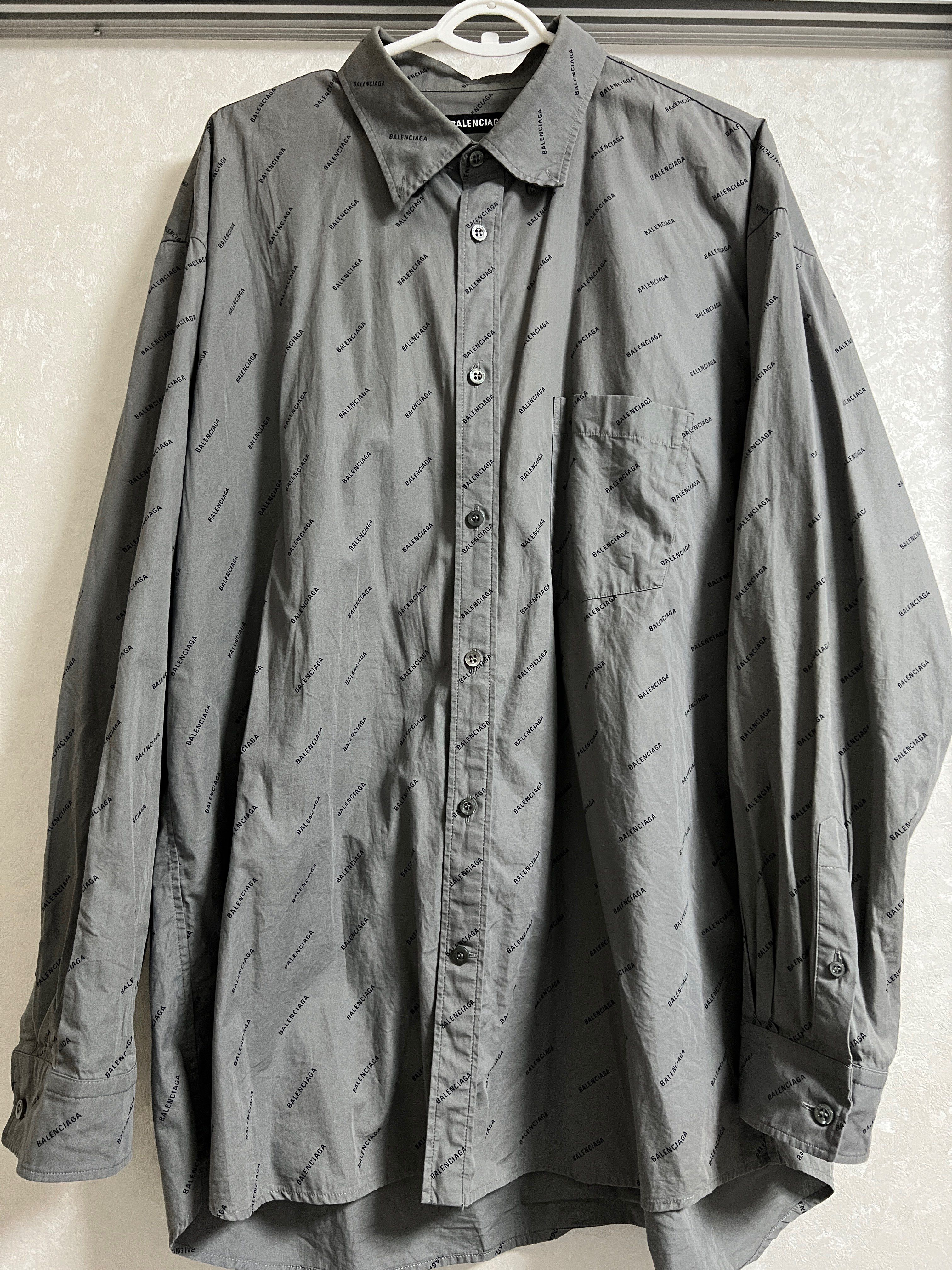 バレンシアガ ロゴ シャツ