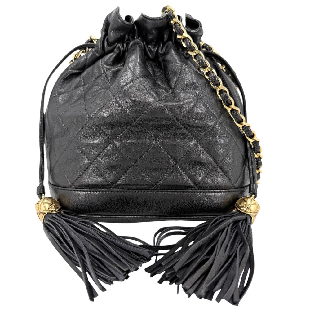 CHANEL シャネル ショルダーバッグ マトラッセ 巾着 ミニバッグ チェーンショルダー 肩掛け 斜め掛け ポシェット ココマーク  フリンジ ラムスキン    ブラック 黒 ゴールド金具 レディース【中古品】