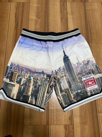 Supreme / Mitchell & Ness® Basketball Short "Multi"