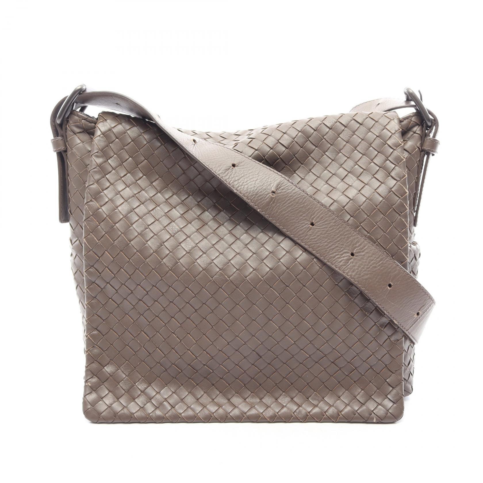 ボッテガヴェネタ BOTTEGA VENETA イントレチャート メッセンジャー ショルダーバッグ バッグ レザー メンズ ベージュ系 【中古】