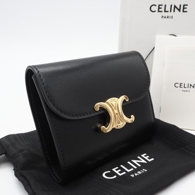 美品 CELINE セリーヌ シャイニーカーフスキン スモール フラップウォレット トリオンフ 10D783DPV.38NO 三つ折り財布 ブラック カーフレザー レディース