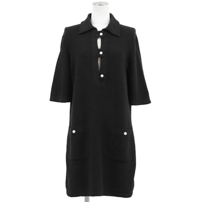 【美品】CHANEL シャネル ニットワンピース サイズ 38 レディース P74602 シグネチャー ロゴ COCOマーク フェイクパール ポロカラー ハーフスリーブ 半袖 ドレス ブラック 黒 イタリア製 ヴィルジニー・ヴィアール期