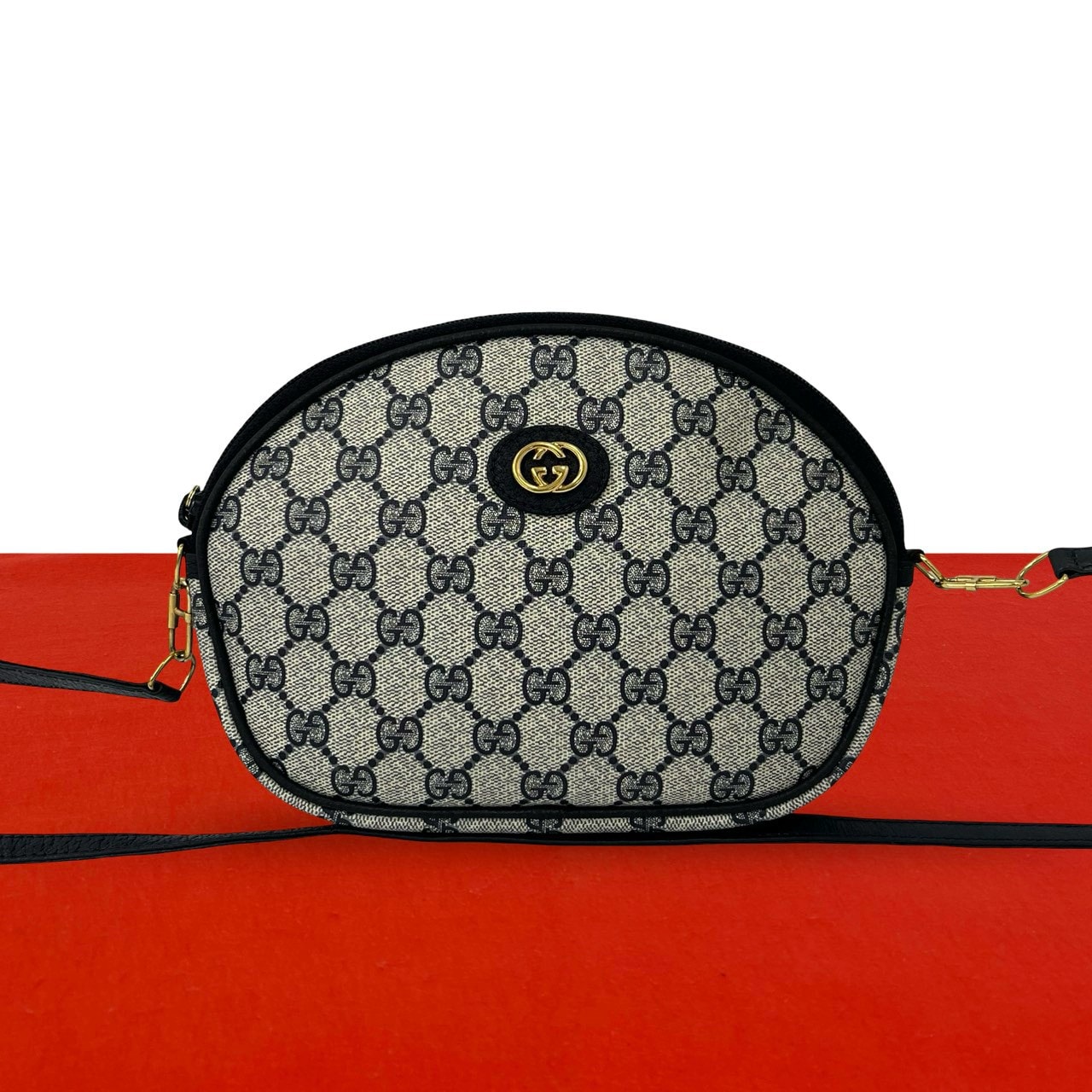 GUCCI グッチ GG ロゴ 金具 PVC レザー ショルダーバッグ ネイビー
 c66-4