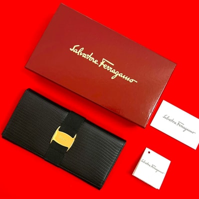 Salvatore Ferragamo サルヴァトーレフェラガモ ヴァラ 金具 レザー 長財布 ブラック
84401