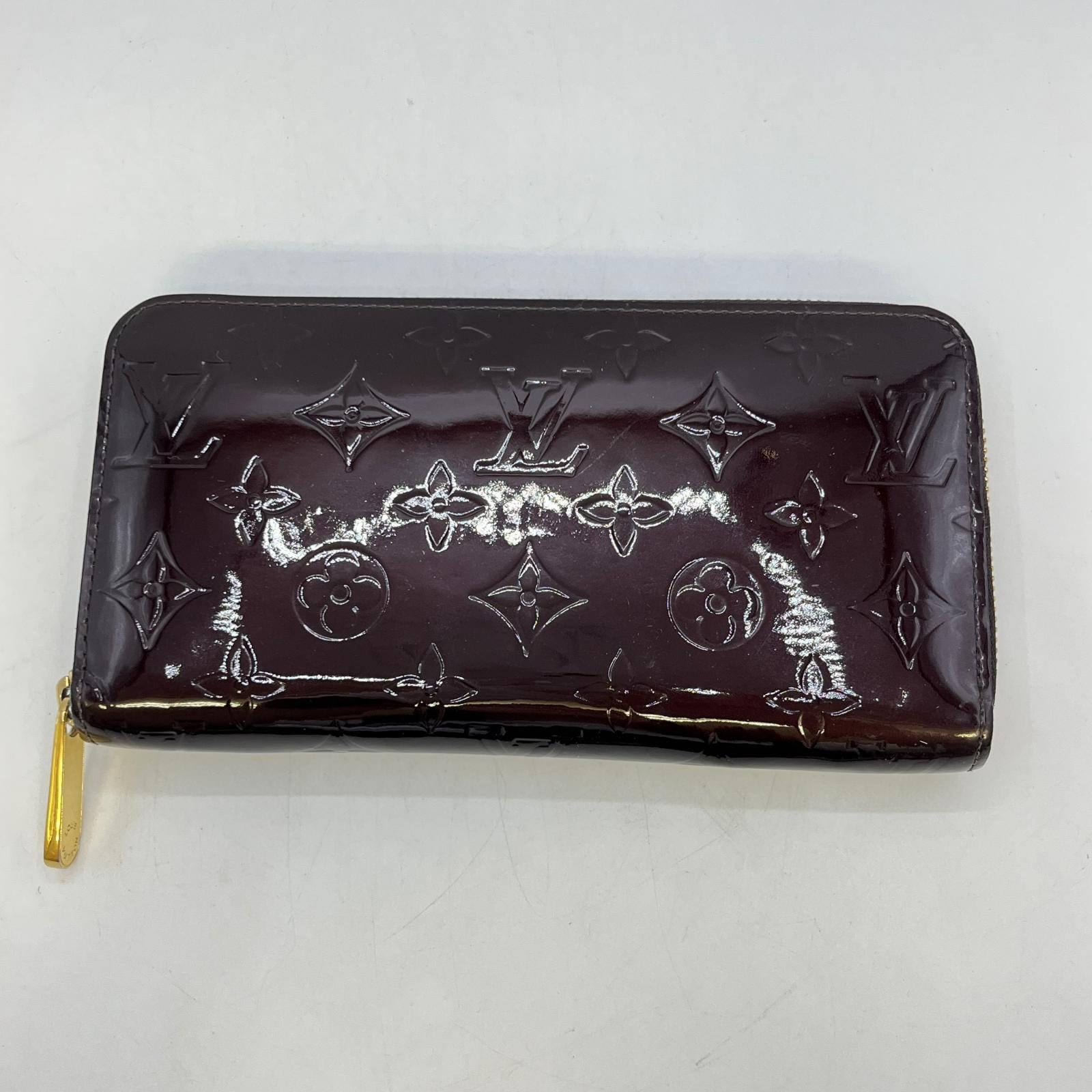 LOUIS VUITTON ルイヴィトン  ヴェルニ ジッピーウォレット M93575