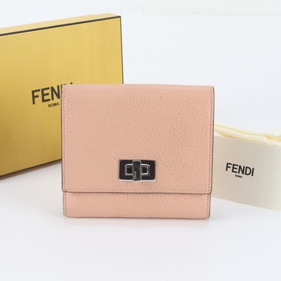 ■美品 フェンディ8M0438 二つ折り 財布 レザー